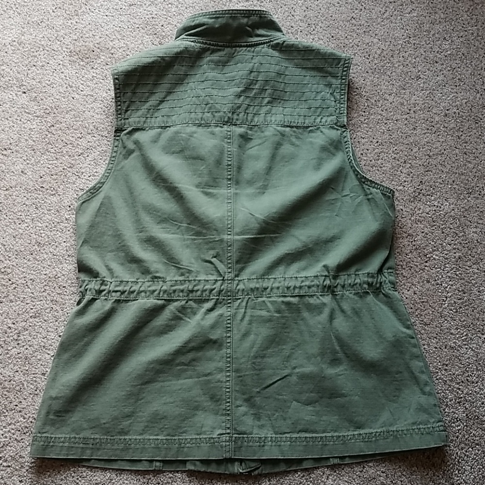 Green vest - Picture 4 of 4